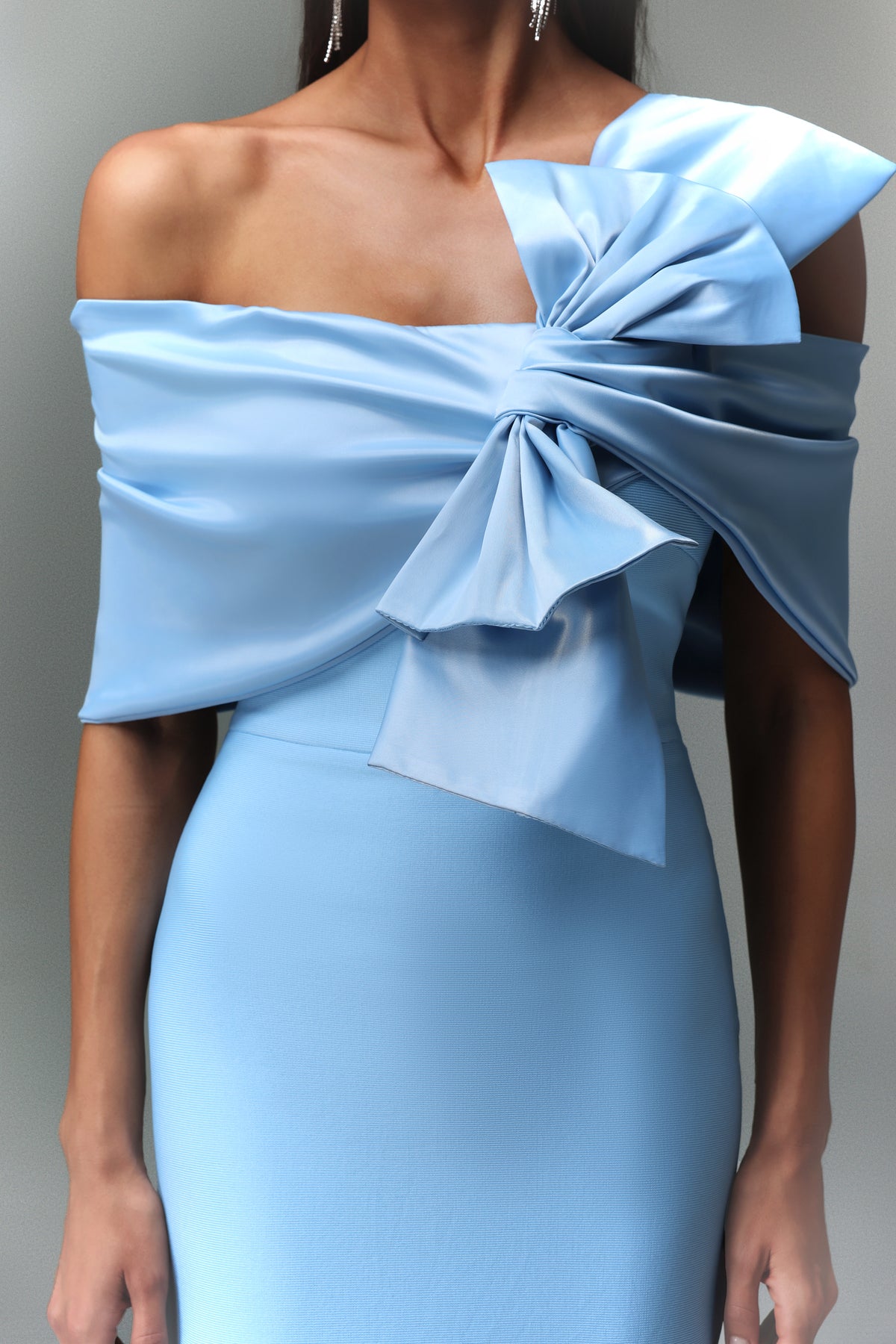 Uara Off-The-Shoulder Bow Bandage Maxi Dress